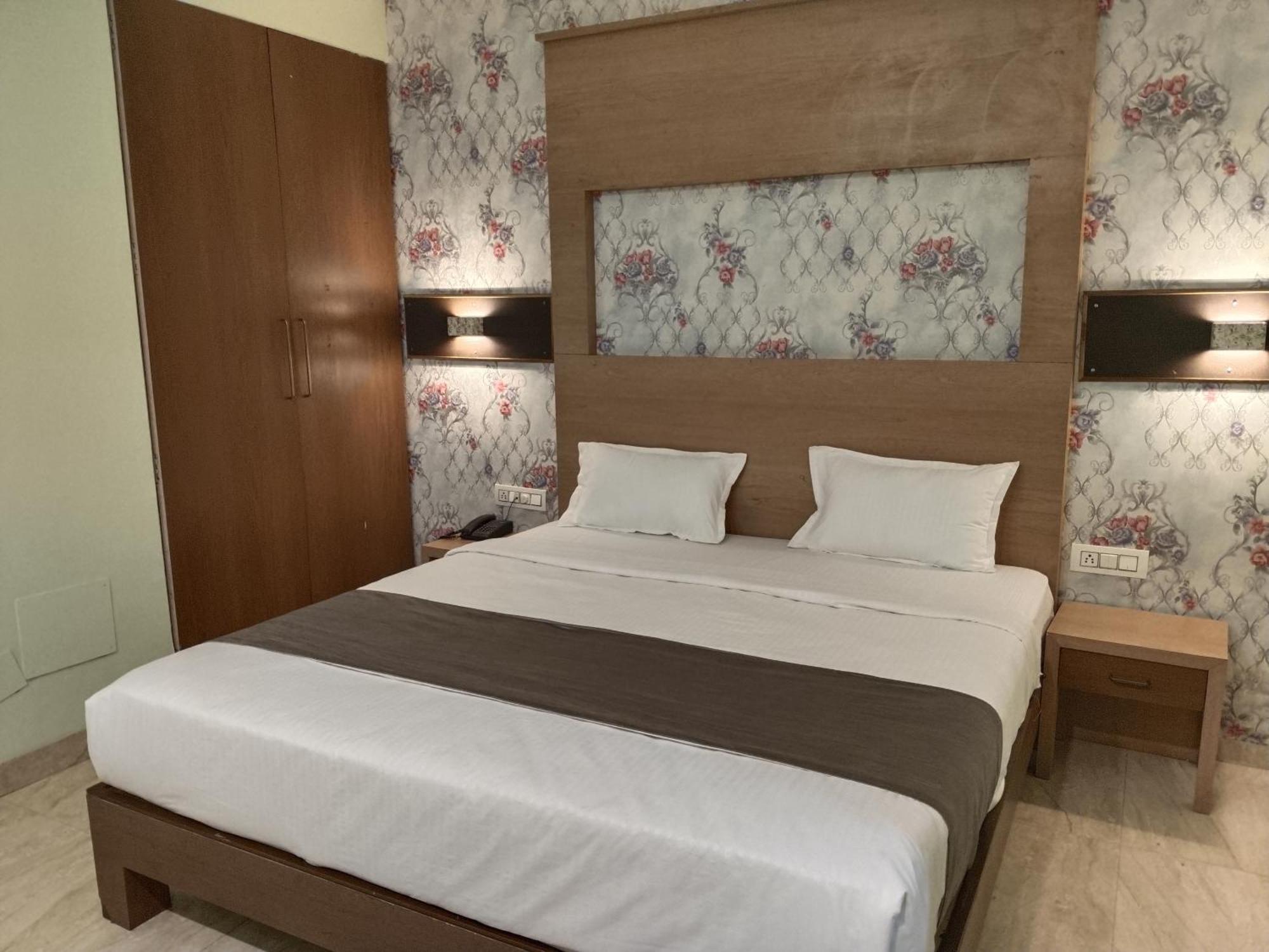 Hotel Shiv Chhaya Indore Bagian luar foto